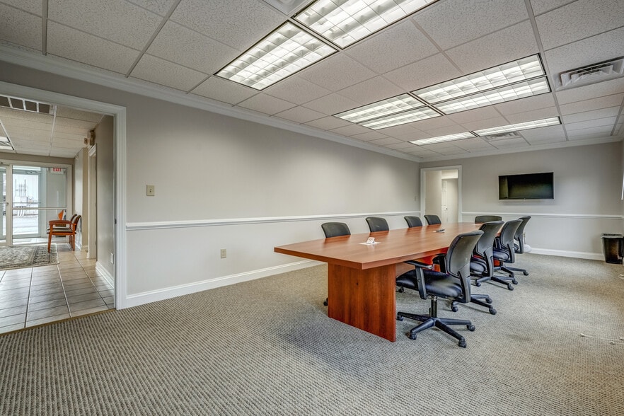 More Photos Of 95 Zion Station Ct, Troy Flex For Sale