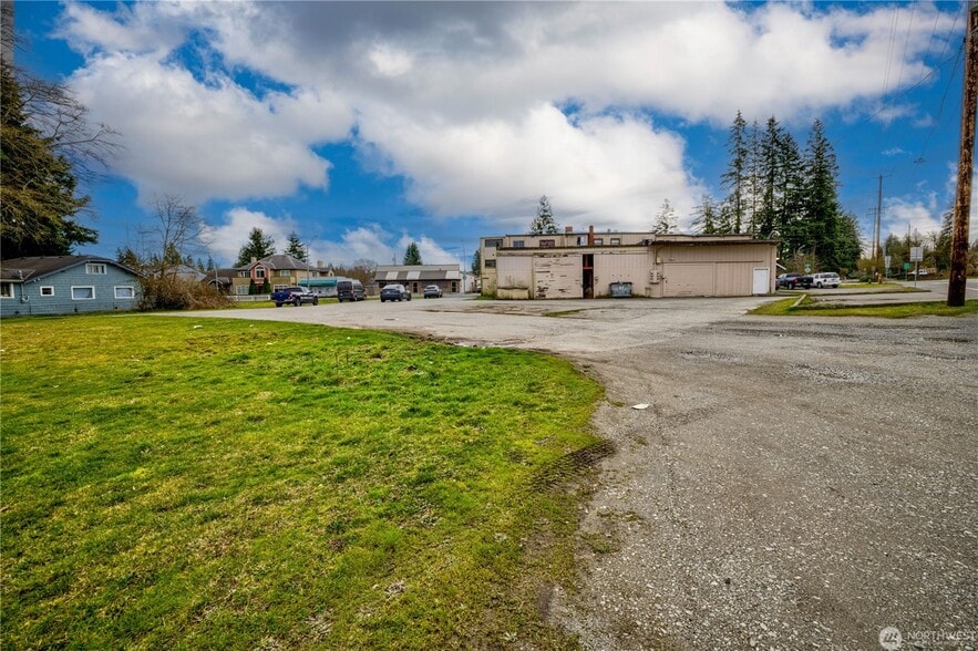 More Photos Of 2011 Madison St, Everett Storefront Retail Residential For Sale