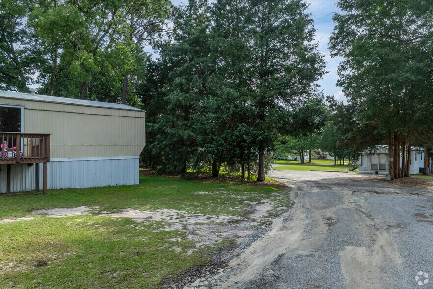 More Photos Of 120 Sandy Springs Ln, Lexington Manufactured Housing Mobile Home Park For Sale