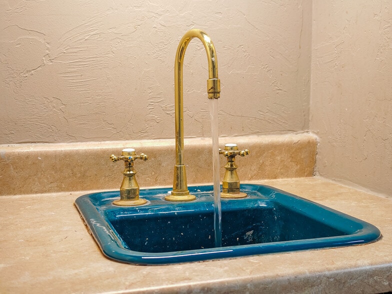 More Photos Of 401 S Ranchwood Blvd, Yukon Flex For Sale