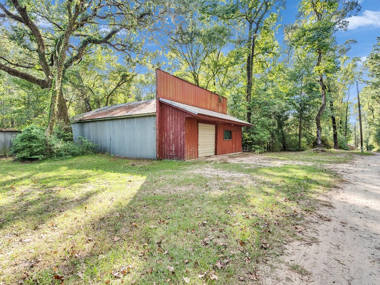 More Photos Of 280 Broken Arrow Marina, Livingston Hotel For Sale