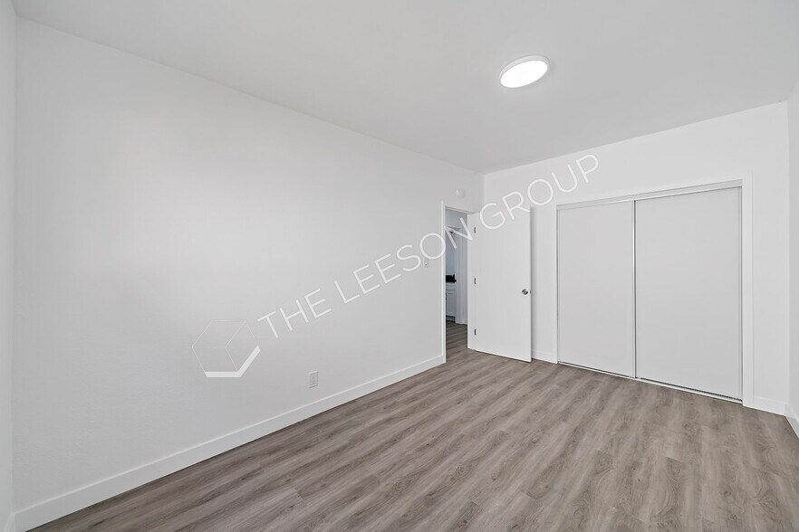 More Photos Of 128 E Wakefield Ave, Anaheim Apartments For Sale