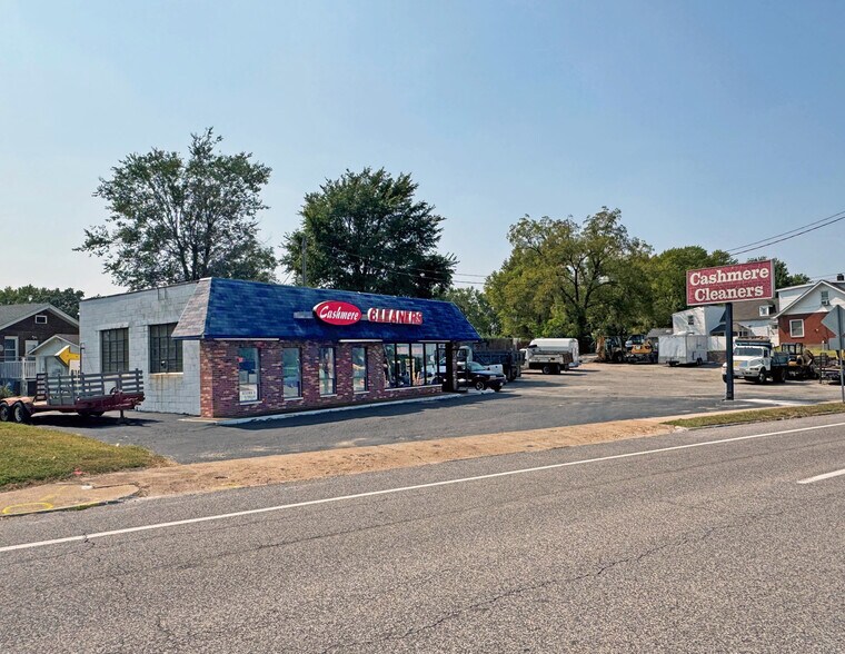 Primary Photo Of 8804 Natural Bridge Rd, Saint Louis Freestanding For Lease