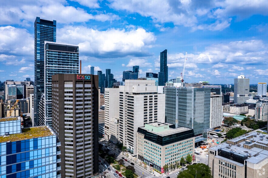 More Photos Of 393 University Ave, Toronto Office For Lease