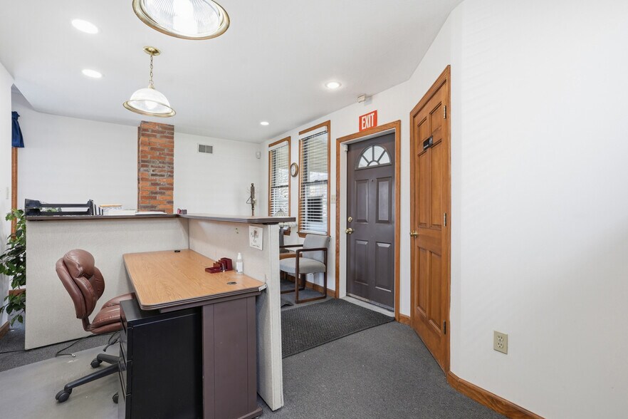 More Photos Of 8306 Ohio River Blvd, Pittsburgh Office For Sale