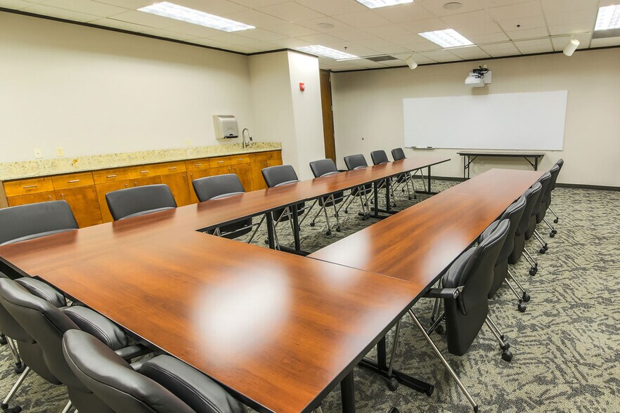 More Photos Of 505 E Huntland Dr, Austin Office For Lease