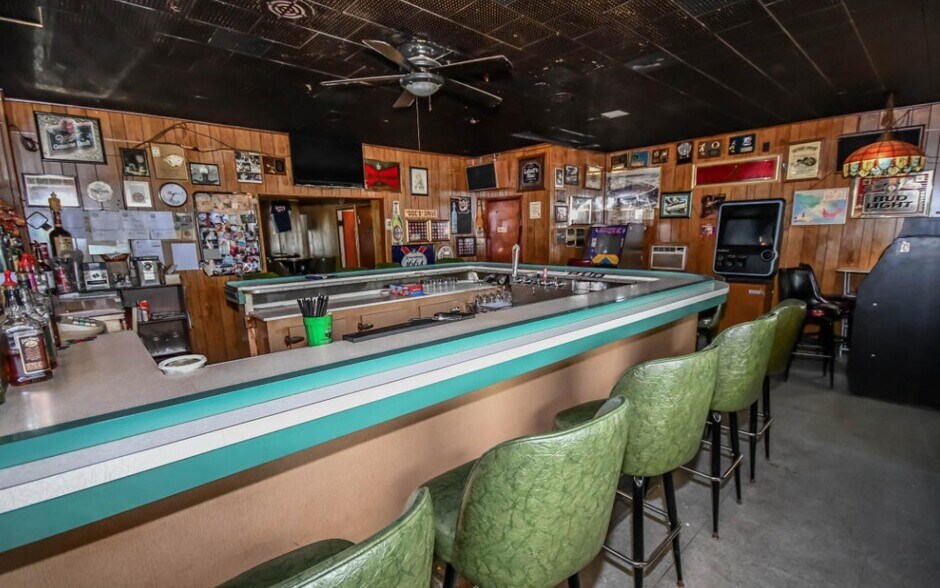 More Photos Of 3010 S 10th St, Milwaukee Restaurant For Sale