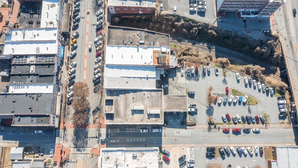 More Photos Of 129 N Main St, Anderson Office For Lease