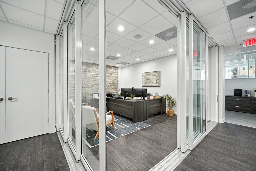 More Photos Of 320 1st St N, Jacksonville Beach Office Residential For Sale