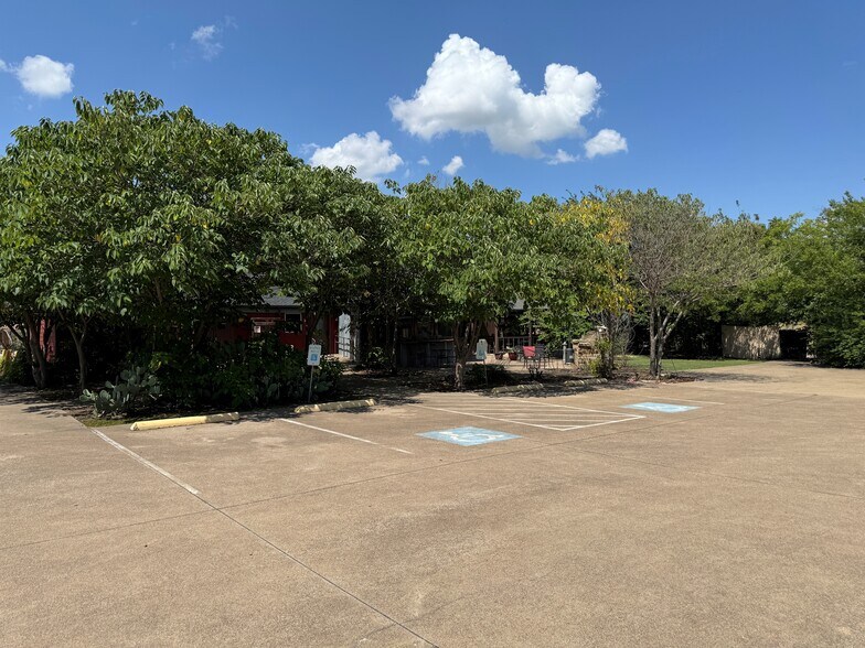 More Photos Of 316 Cooper St, Cedar Hill Restaurant For Sale