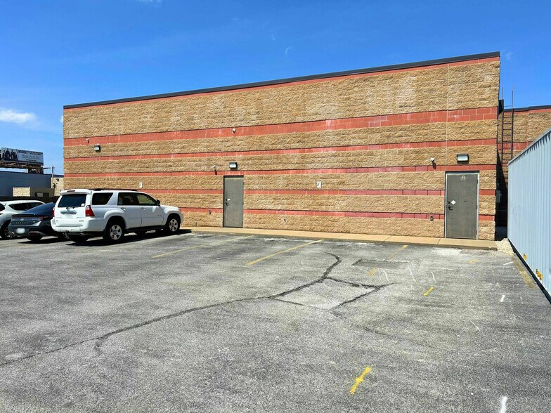 More Photos Of 1258 E Battlefield St, Springfield General Retail For Lease