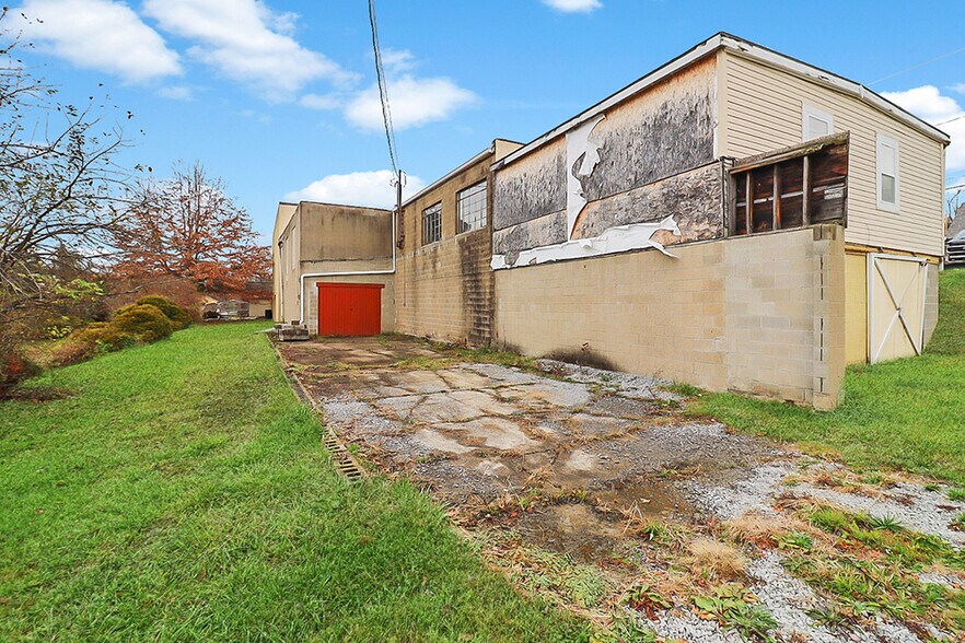 More Photos Of 704 California Ave, Rochester Industrial For Sale