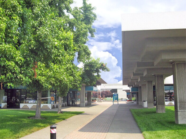 More Photos Of 130 Stony Point Rd, Santa Rosa Unknown For Lease