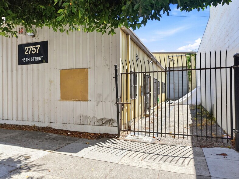 More Photos Of 2757 16th St, San Francisco Warehouse For Lease