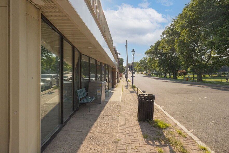More Photos Of 75 E Central Ave, Pearl River Storefront For Sale