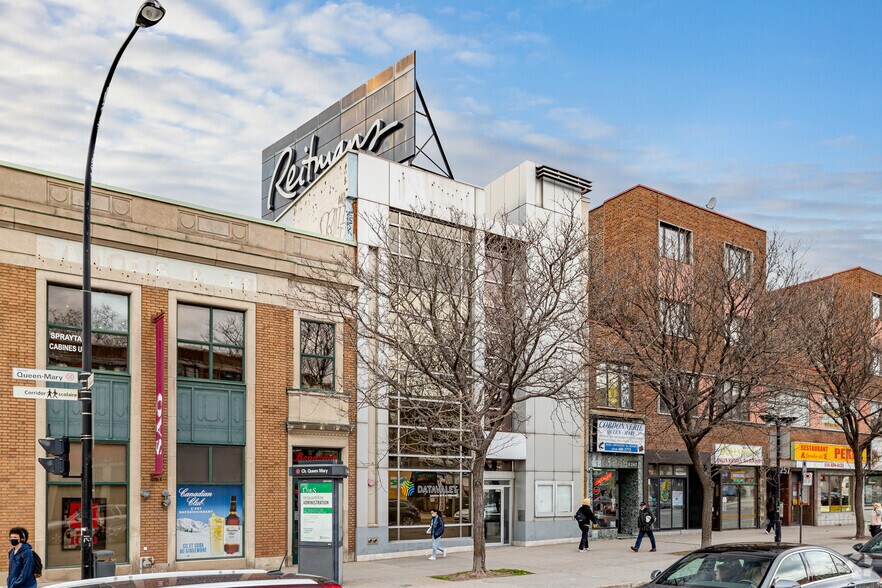 More Photos Of 5275-5285 Ch Queen-Mary, Montréal Loft Creative Space For Sale