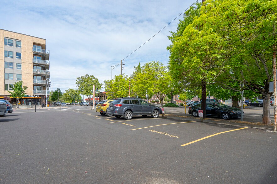 More Photos Of 1714 Broadway St, Vancouver Auto Repair For Lease