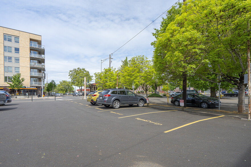 More Photos Of 1714 Broadway St, Vancouver Auto Repair For Sale
