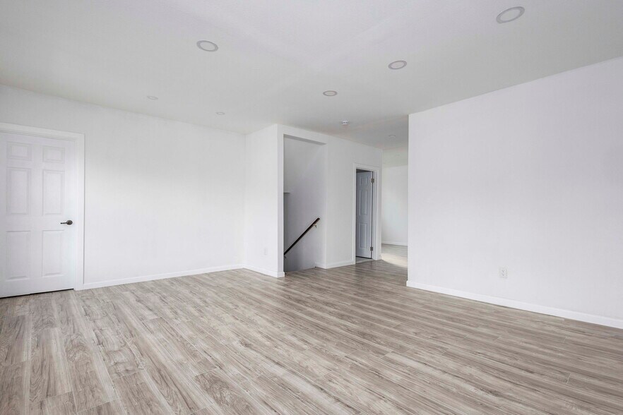 More Photos Of 553 Belmont St, Detroit Apartments For Sale