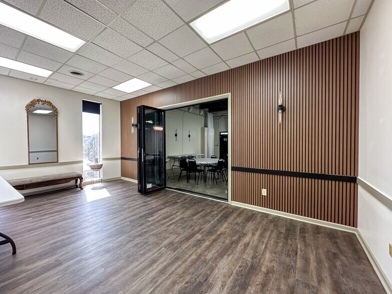 More Photos Of 3000-3002 Bob Wallace Ave SW, Huntsville Light Distribution For Sale