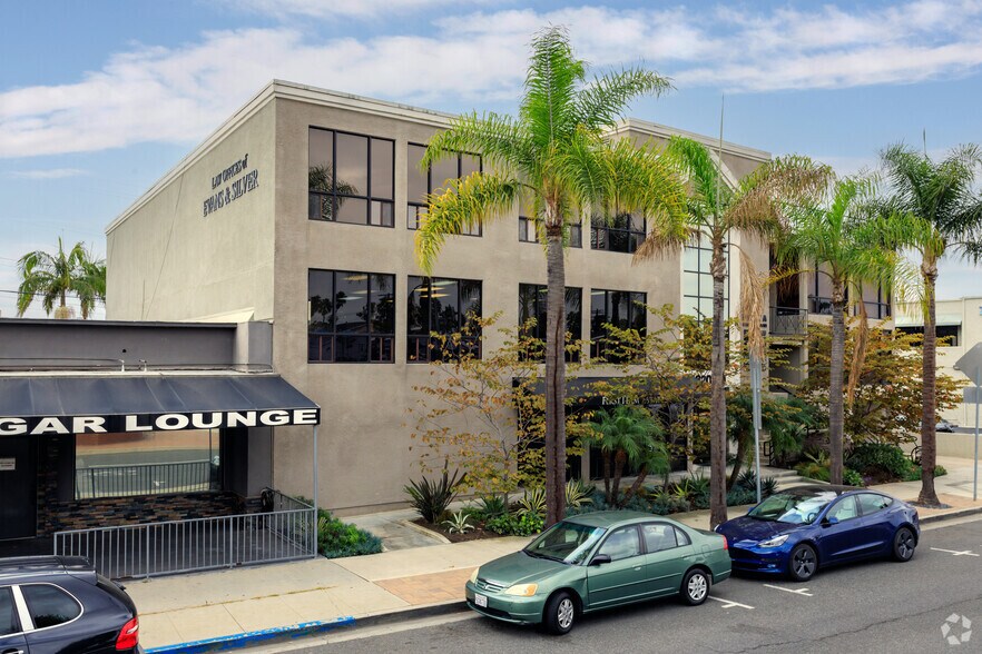 More Photos Of 5820-5840 E Naples Plz, Long Beach Office For Lease