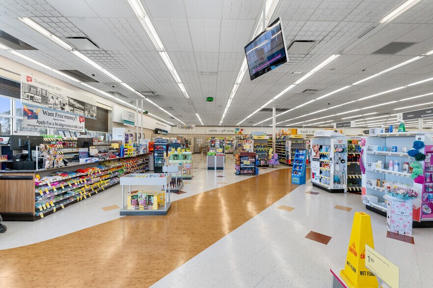 More Photos Of 730 S Lewis St, Metter Drugstore For Sale