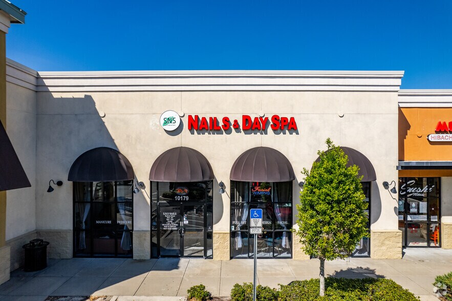 More Photos Of 10135 W Colonial Dr, Ocoee Unknown For Lease