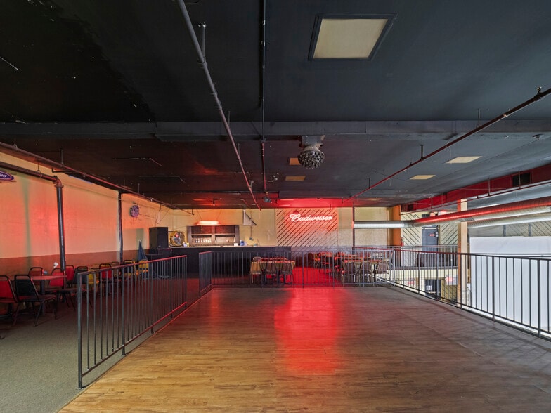 More Photos Of 1508 SE 25th St, Oklahoma City Bar For Sale