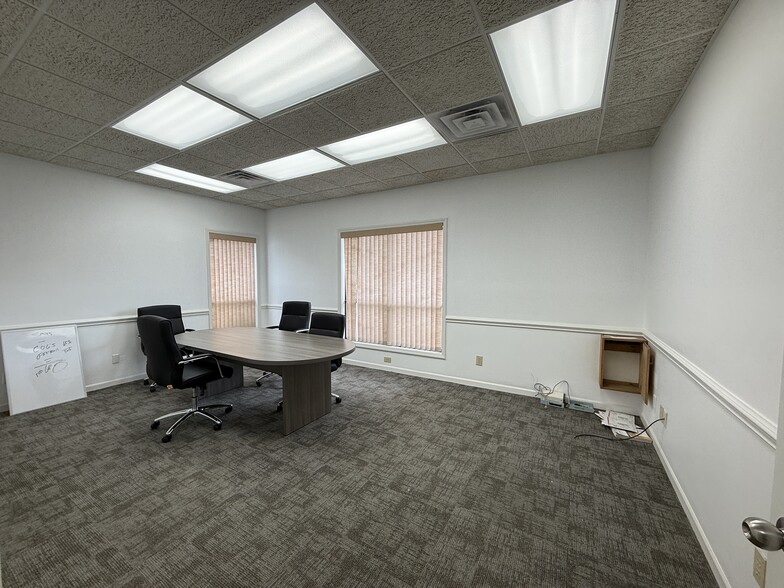 More Photos Of 150 E Fire Tower Rd, Winterville Office Residential For Lease