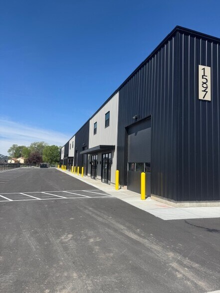 More Photos Of 1597 N 750 W, Harrisville Showroom For Sale