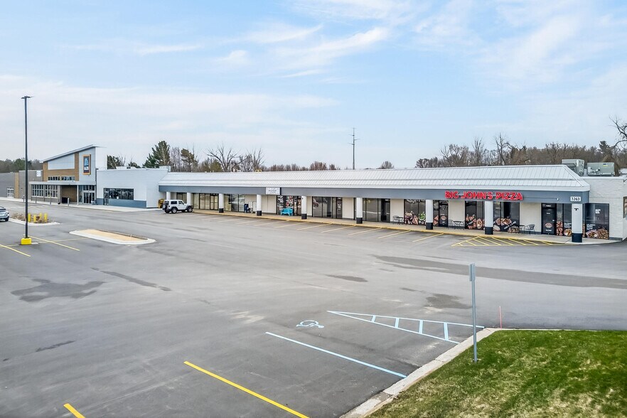 Primary Photo Of 3263 E Colby St, Whitehall Restaurant For Sale