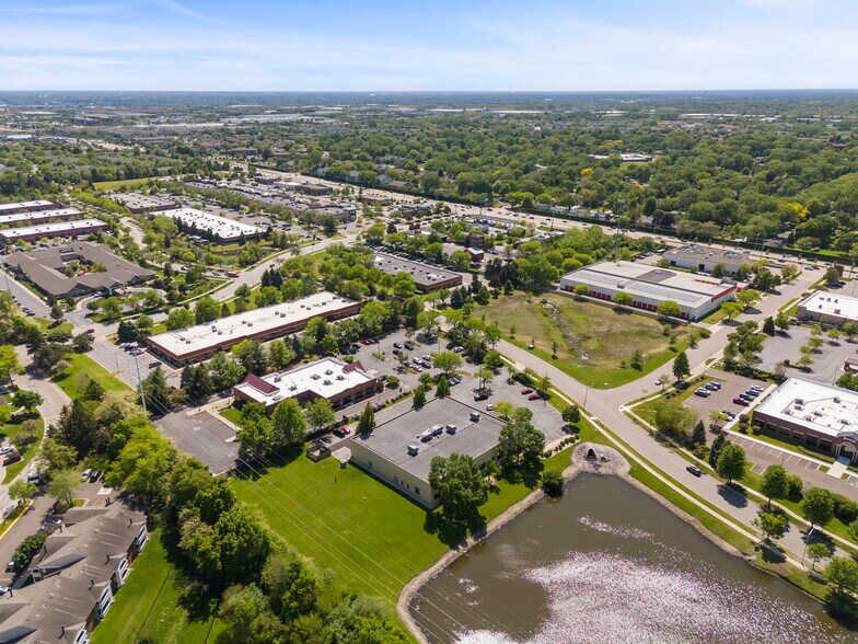 More Photos Of 1488 Bond St, Naperville Office For Sale