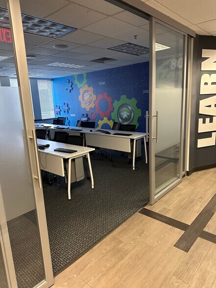 More Photos Of 26711 Northwestern Hwy, Southfield Office For Lease