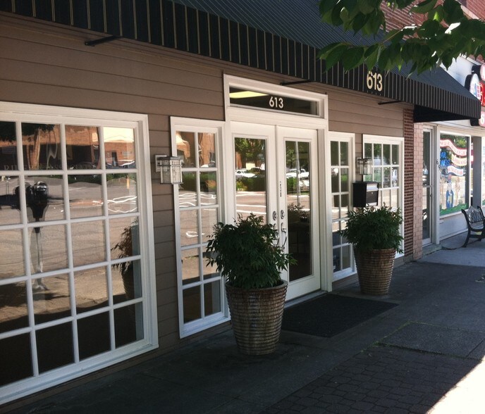 More Photos Of 613 W 11th St, Vancouver Medical For Sale