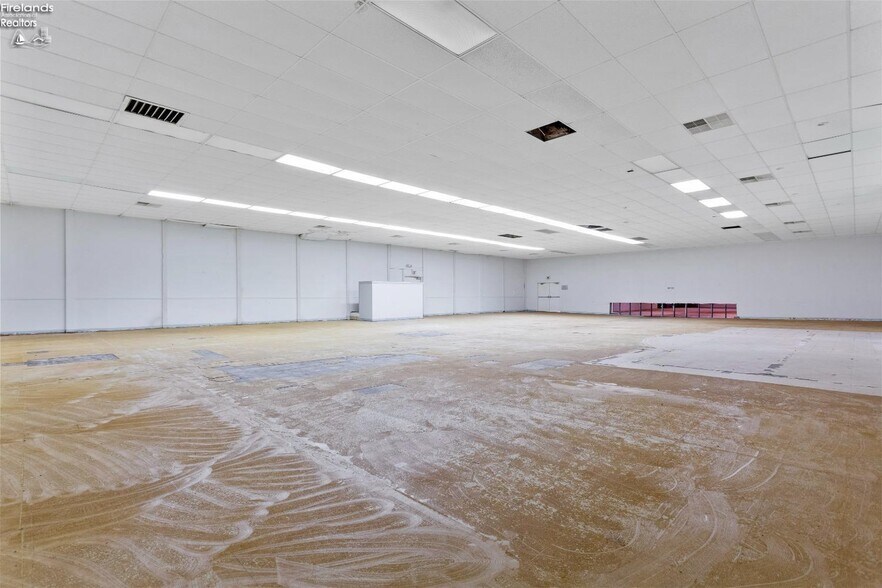 More Photos Of 46400 Telegraph Rd, Amherst Freestanding For Sale