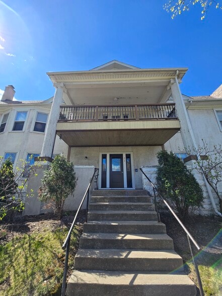More Photos Of 2205 Pleasant Ave S, Minneapolis Apartments For Sale