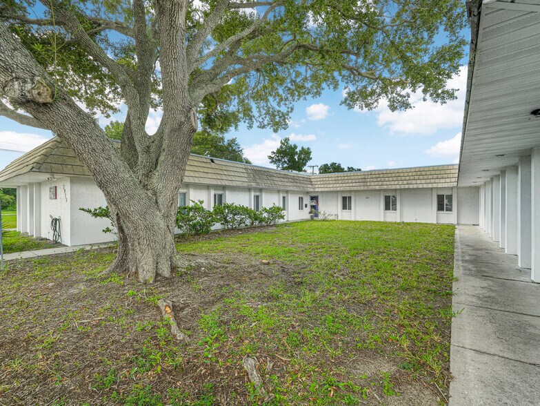 Primary Photo Of 2915 Parkway st, Lakeland Office For Lease