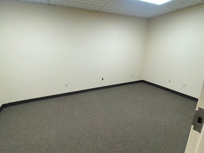 More Photos Of 882 S Matlack St, West Chester Office For Lease