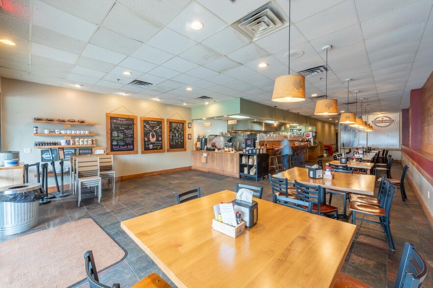 More Photos Of 2002-2006 San Marco Blvd, Jacksonville Storefront Retail Office For Sale