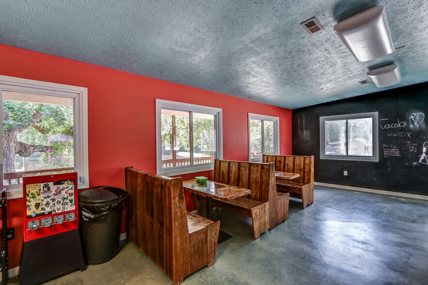 More Photos Of 1105 W Lake Rd, Spout Spring Trailer Camper Park For Sale