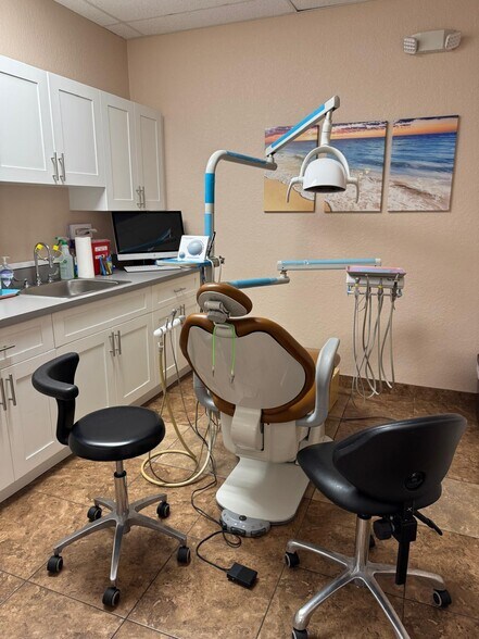 More Photos Of 1696 S Military Trl, West Palm Beach Medical For Lease
