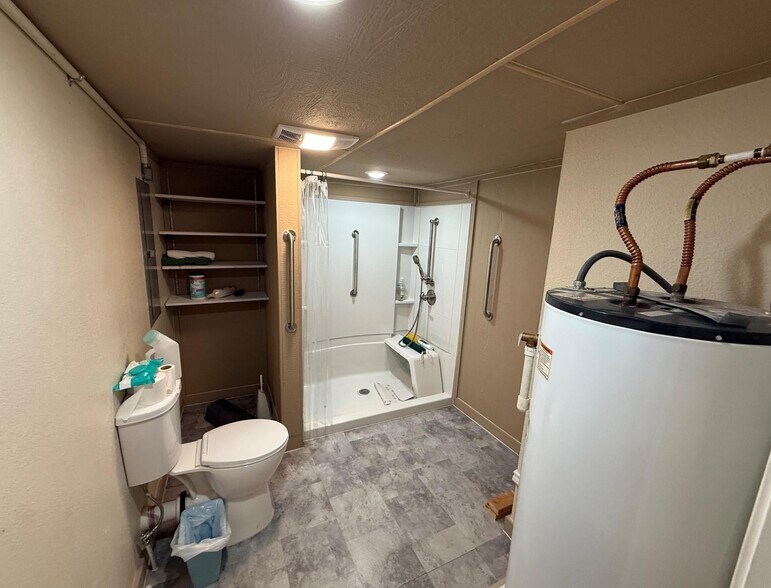 More Photos Of 825 N State Highway 121, Bonham Industrial For Sale