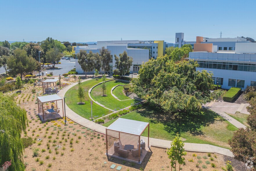 More Photos Of 7999 Gateway Blvd, Newark Research And Development For Lease