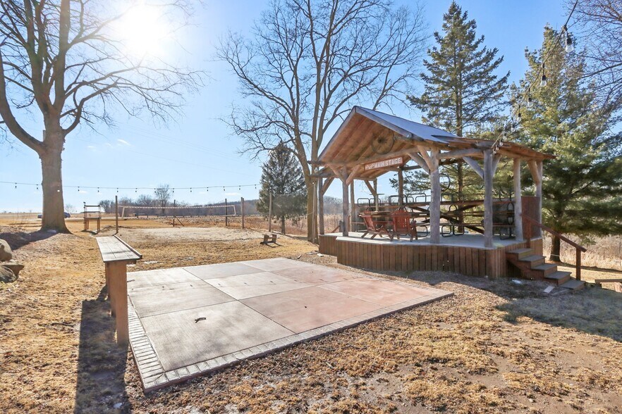 More Photos Of W11070 Hwy 16 & 60, Columbus Restaurant For Sale