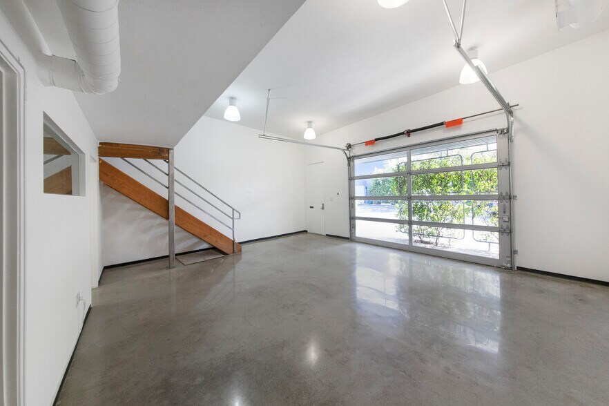 More Photos Of 3767 Overland Ave, Los Angeles Loft Creative Space For Lease
