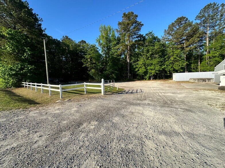 More Photos Of 5019 Char-Augusta Rd, Bamberg Warehouse For Sale