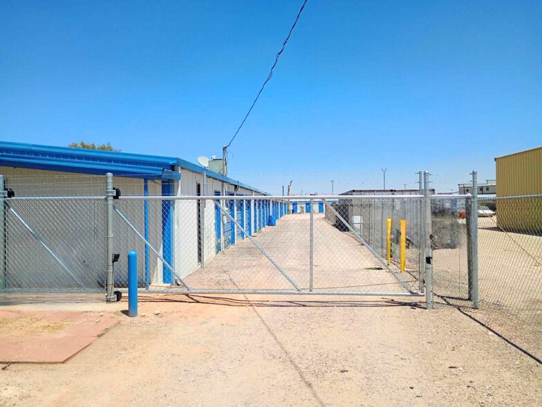 More Photos Of 2564 N Marco Ave, Odessa Self Storage For Sale