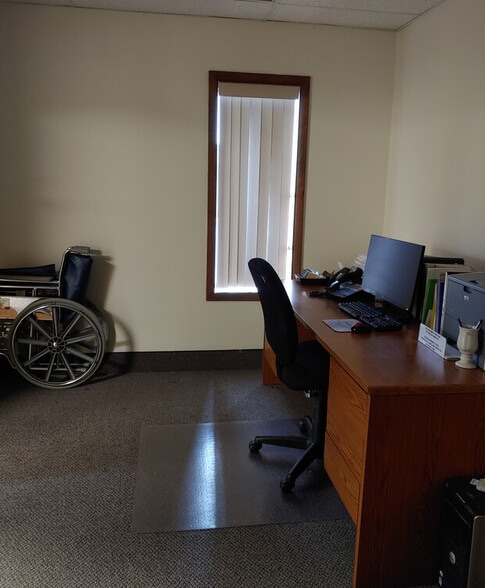 More Photos Of 106 Elden St, Herndon Medical For Sale