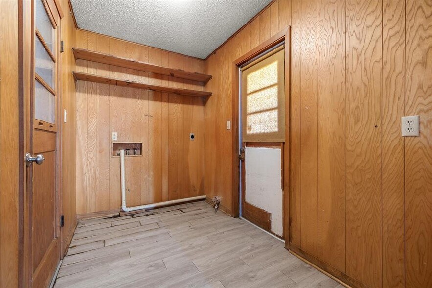 More Photos Of 24503 Ranch Road 12, Dripping Springs Office For Sale