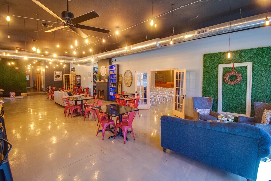 More Photos Of 309 N State St, Jerseyville Coworking Space